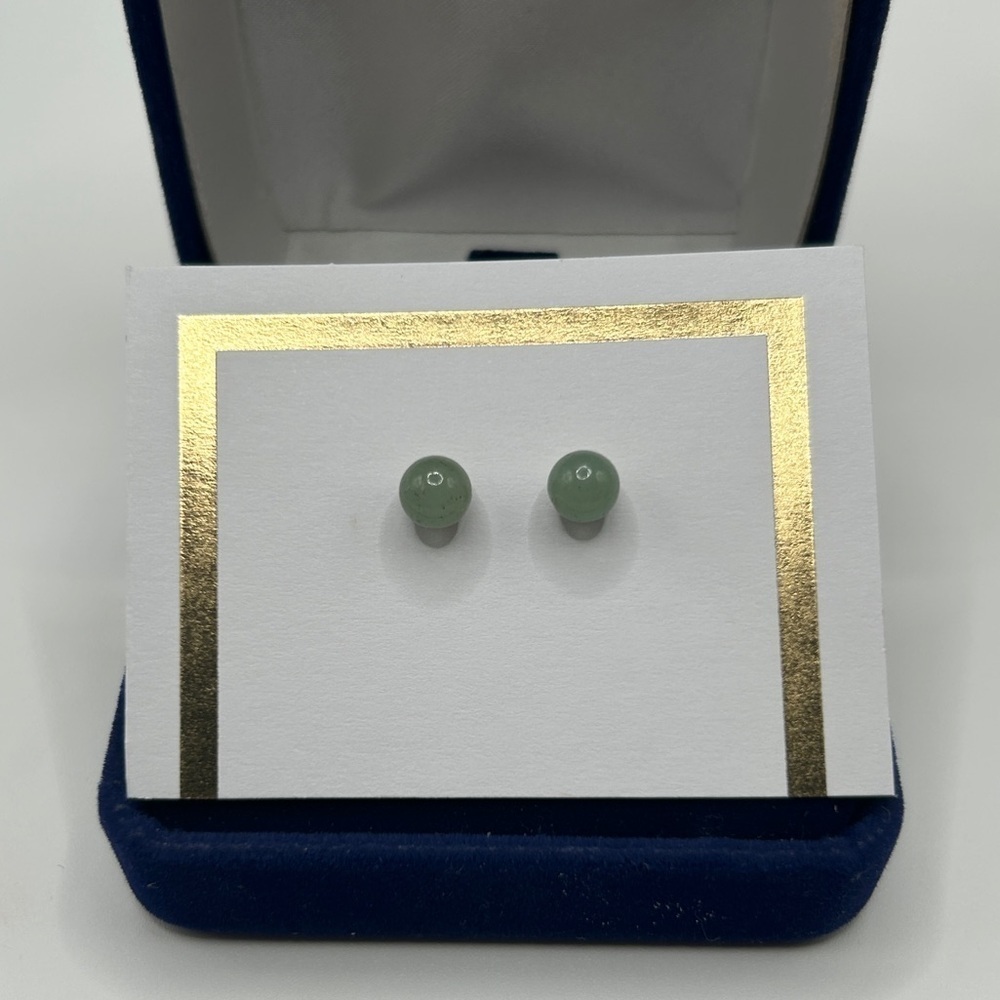 Vintage Green Stud Earrings​​​​ - Picture 3 of 6